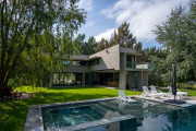 Miralagos II House