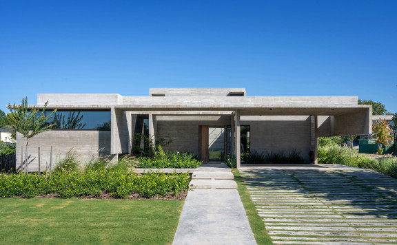 Obra Tres Patios House