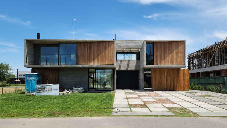 Xiom House